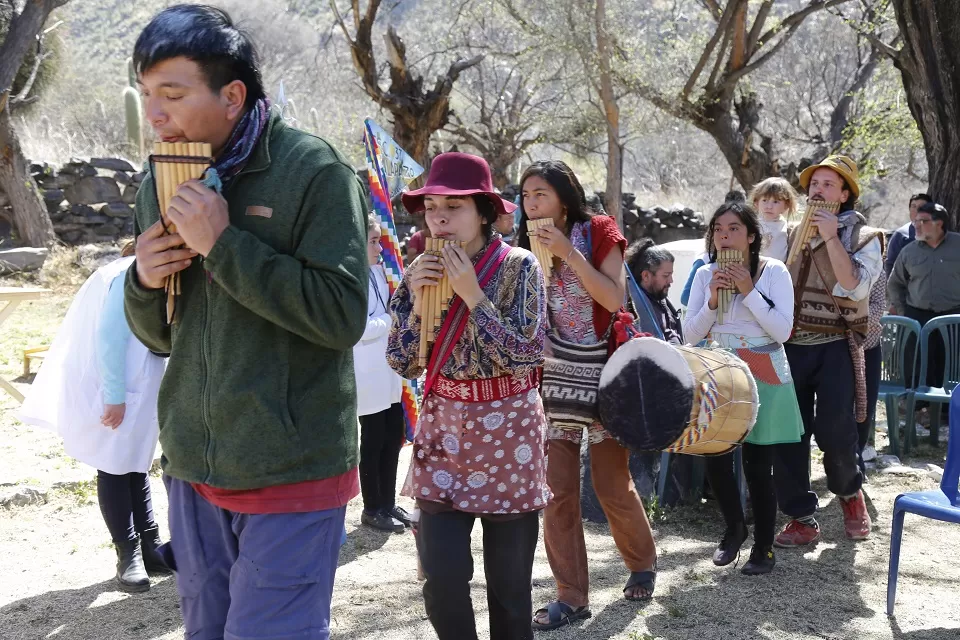 CON SIKUS. El Grupo Vientos del Valle dio por concluida la ceremonia. 