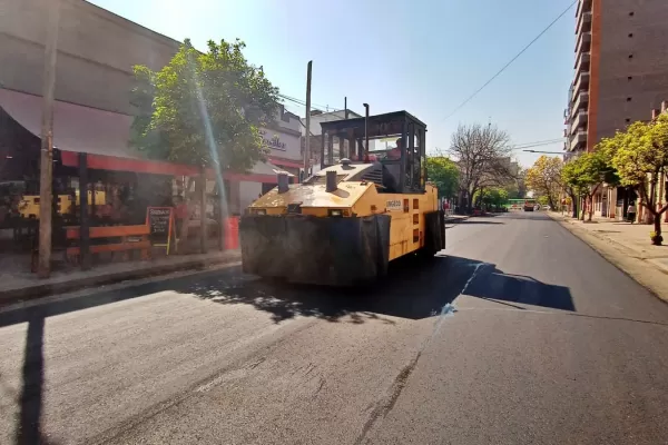 Información útil para los conductores: cómo avanza el plan de repavimentación de 43 cuadras