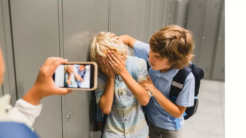 LAS REPRODUCCIONES. La esfera digital fomenta otros tipos de violencia entre los niños y los adolescentes. 