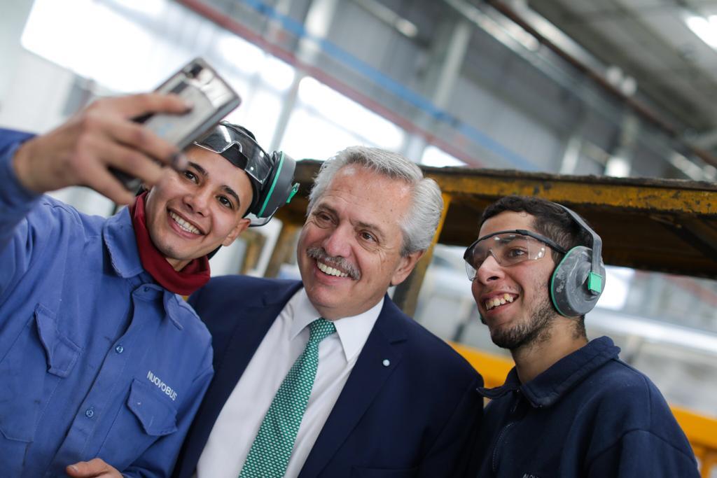 Estamos ante una industria que se mueve a gran velocidad, afirmó Fernández