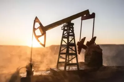 Un límite al petróleo ruso: el G7 planea golpear a Moscú