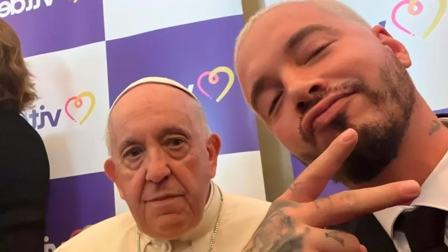 J Balvin se reunió con Francisco: El Papa es el más cool