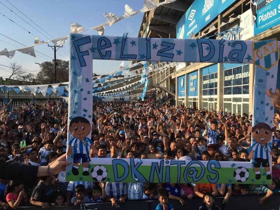 GRAN MARCO. En el último Día del Niño “decano”, una gran multitud dijo presente en el “José Fierro” fotos instagram@phfacundoflores