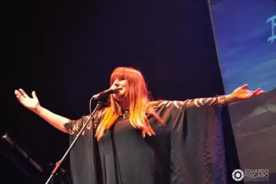 Adriana Tula regresa a cantar en las peñas