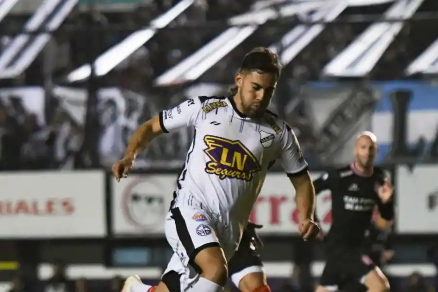  PRENSA BELGRANO DE CÓRDOBA la gaceta / foto de diego araoz twitter @InstitutoACC twitter @GimnasiaMendoza twitter @caallboys