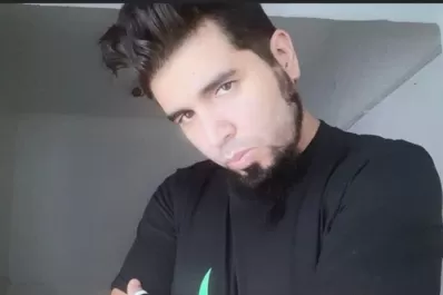 Intento de magnicidio: tatuajes neonazis, likes en grupos de odio y fotos con “famosos”