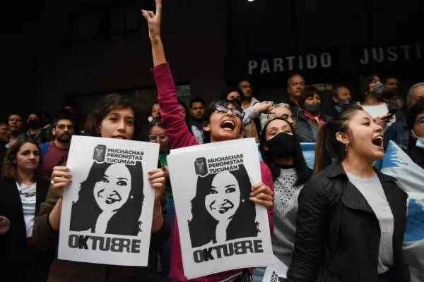 Ataque a Cristina Kirchner: una marcha matutina para la militancia tucumana