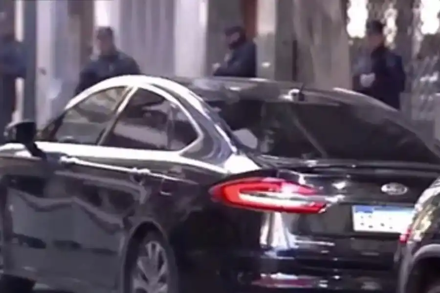 Tras el intento de magnicidio, Cristina comenzó a movilizarse en un auto blindado