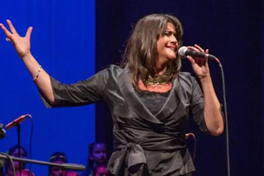 MARIELA ACOTTO. La voz de los tangos más duros.  Pagina 12/ guadalupe lombardo