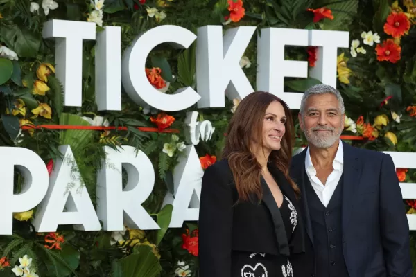 ¡Qué pareja! George Clooney y Julia Roberts protagonizan una comedia romántica