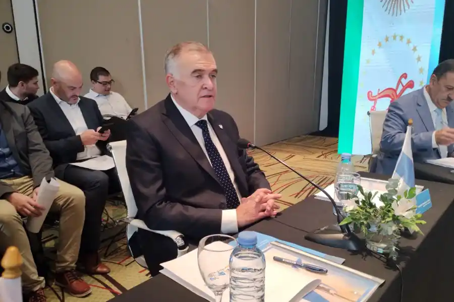 OSVALDO JALDO participó del encuentro con mandatario del Norte Grande. 