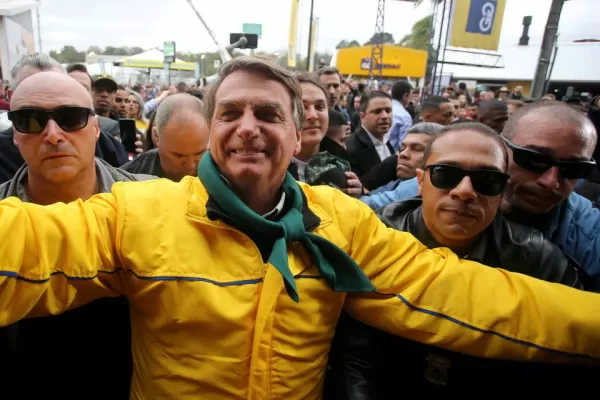 Elecciones en Brasil: Bolsonaro reduce la diferencia con Lula, según una encuesta