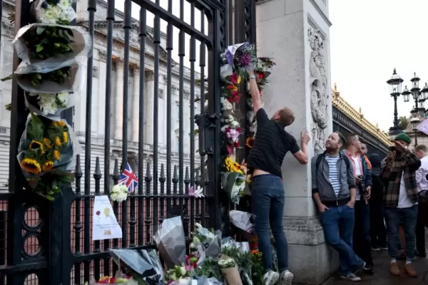 Isabel II: desde Londres, una tucumana contó cómo se vive la muerte de la reina