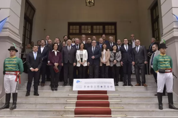 La mesa ejecutiva del Parlamento del Norte Grande se reunió en Corrientes