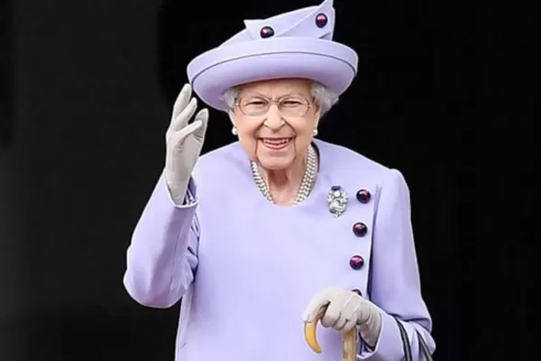 Suspenden el fútbol en Inglaterra por la muerte de la reina Isabel II: por qué el rugby sigue