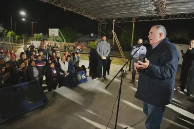 Osvaldo Jaldo inauguró obras de pavimento y de iluminación en Famaillá