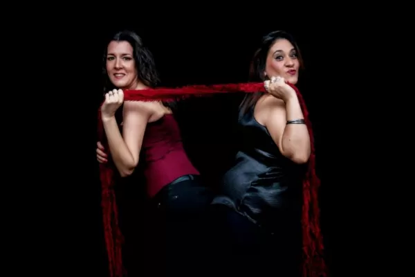 Teatro tucumano: un reencuentro que dispara preguntas entre canciones y risas