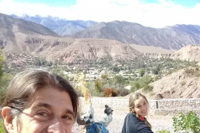 La baja visión no le impide ir en bici desde La Quiaca hasta el Obelisco