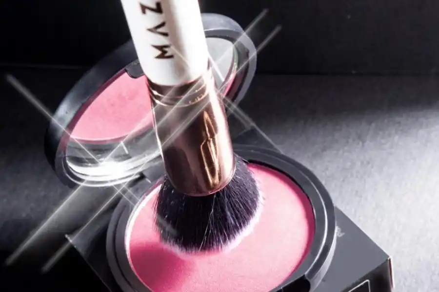 Agostina Mazza y su emprendimiento Mazz Makeup.