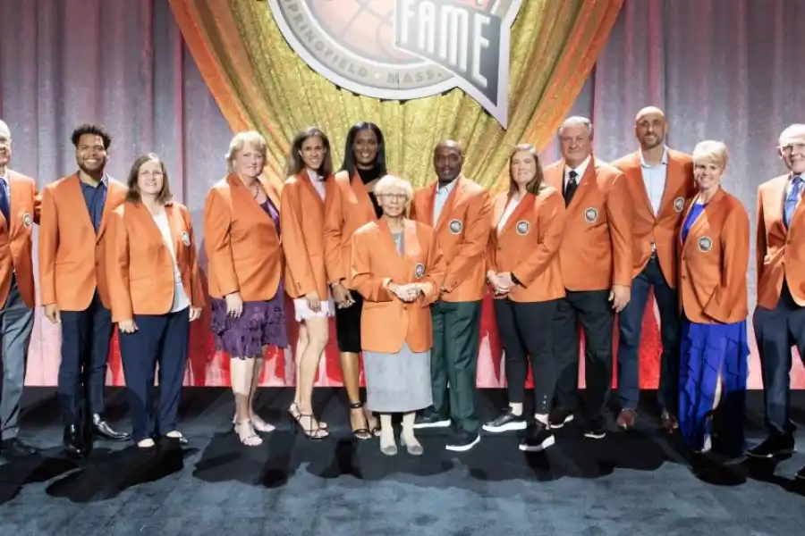 “Manu” Ginóbili, inmortalizado entre leyendas