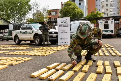 Encontraron más de 300 kilos de marihuana en una camioneta abandonada