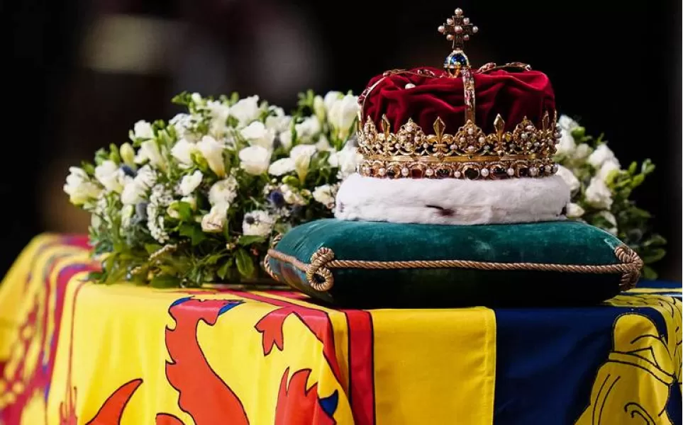 Revelan una de las posibles causas de la muerte de la reina Isabel II