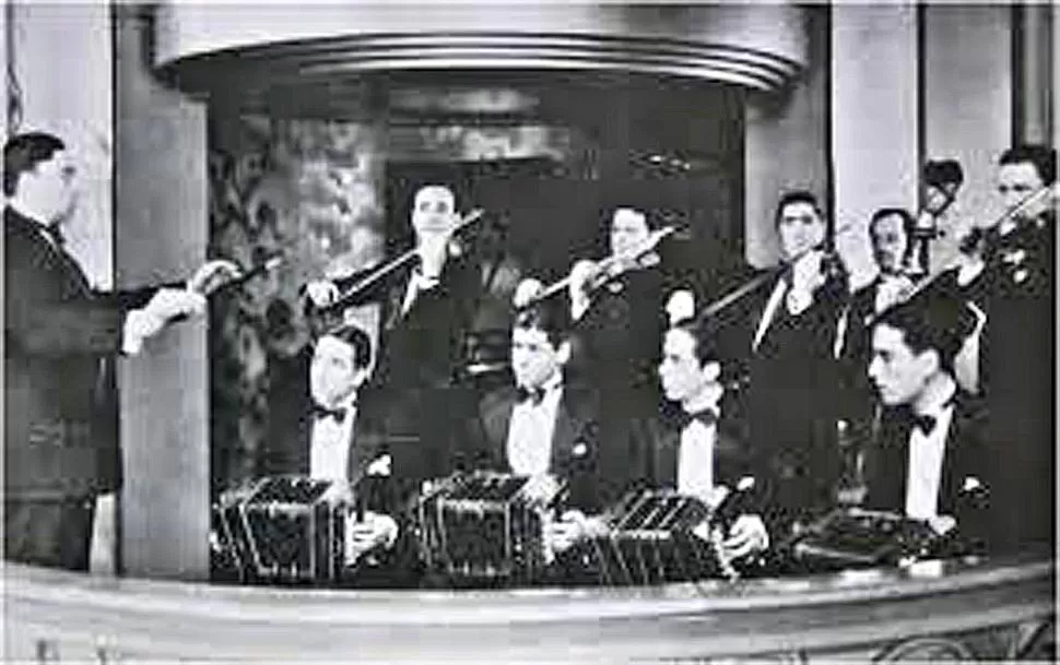 ORQUESTA. Roberto Firpo y sus músicos llenaron de tangos, valses y milongas el Alberdi en 1921. 