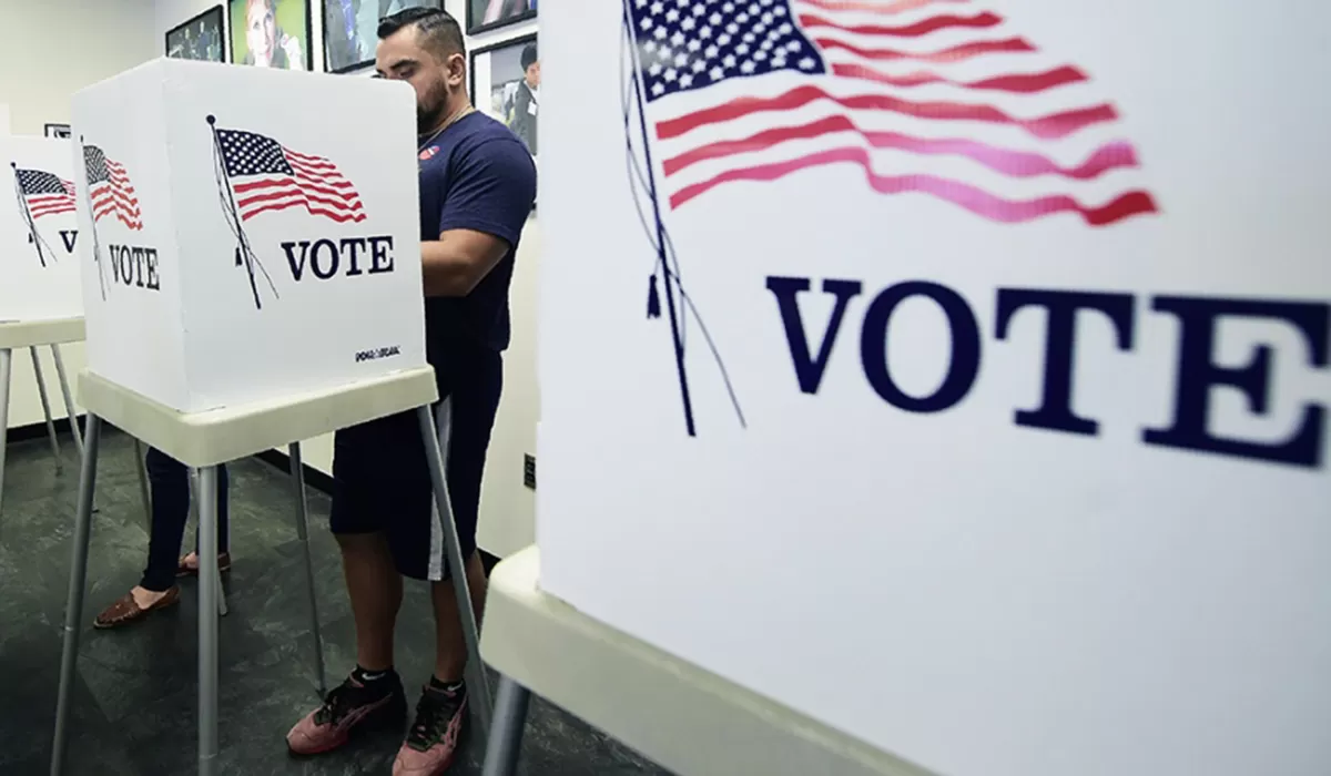 ENCUESTA. Los republicanos ganan terreno en la intención de voto de los latinos para las elecciones legislativas de Estados Unidos.