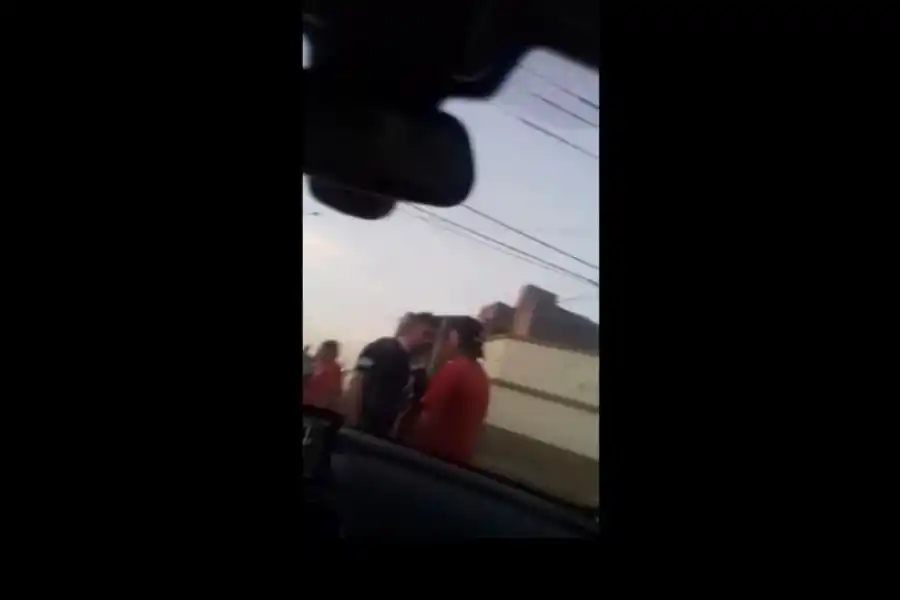 POLÉMICA FILMACIÓN. La secuencia de la agresión que sufrió un integrante de la facción La Brava. 