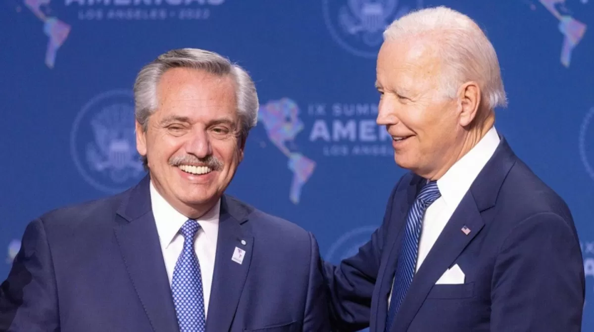 Alberto Fernández y Joe Biden durante la última cumbre de las Américas. Foto archivo Presidencia