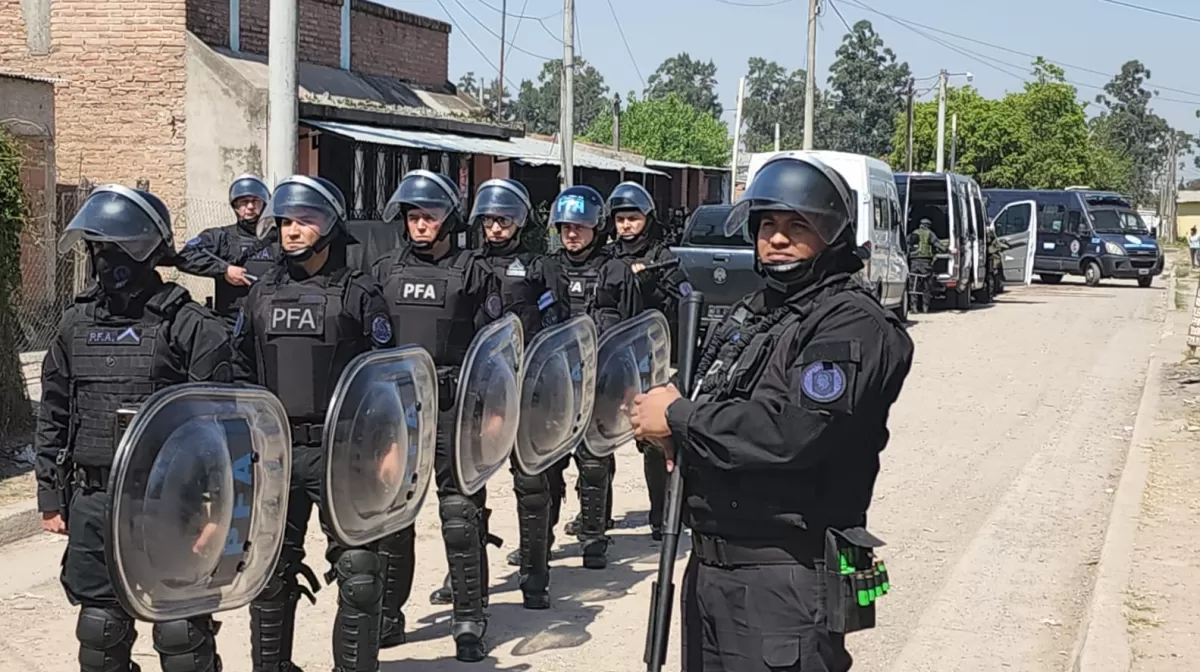Allanamiento de la División Antidrogas de la Policía Federal.