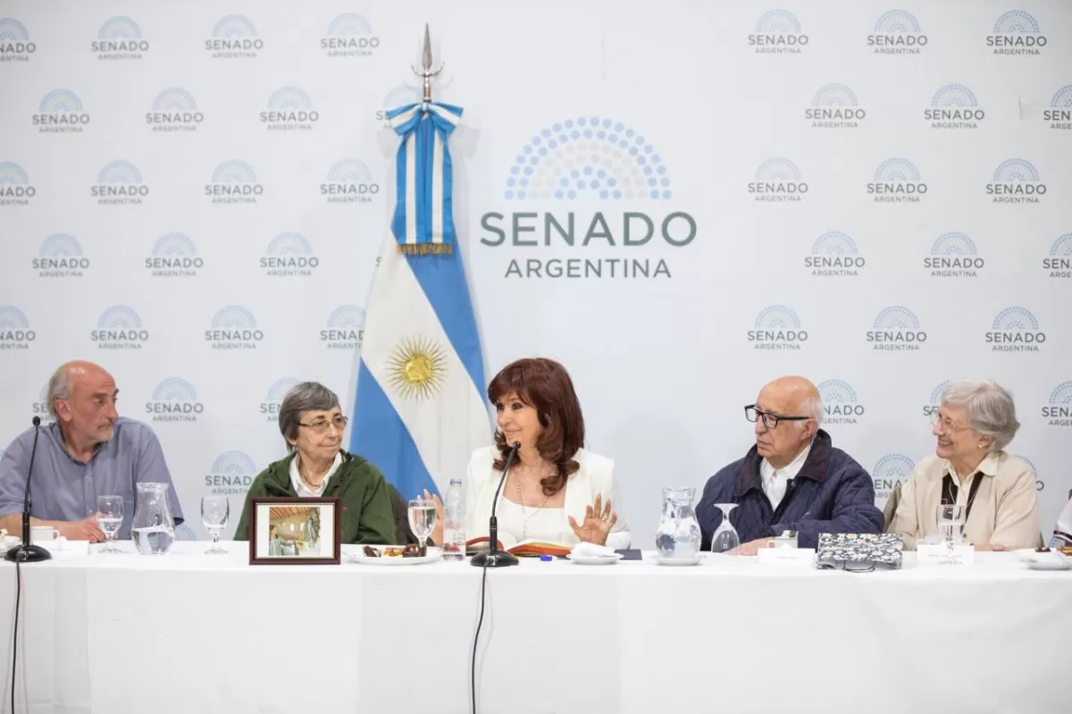 Cristina Kirchner rompió el silencio sobre el atentado: “Siento que estoy viva por Dios y por la Virgen”