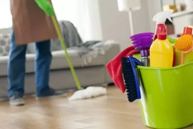 Cómo calcular cuánto cobra una empleada doméstica por cuatro horas