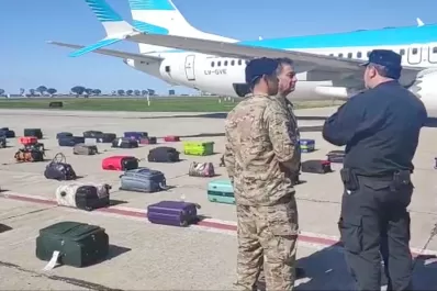 No le cambiaron el asiento, se enojó y dijo que había una bomba en un vuelo a Tucumán: quedó detenido