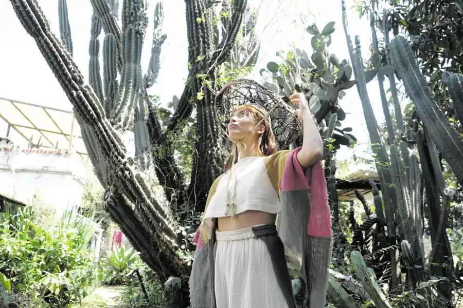 Moda sustentable: dos artistas norteñas en las pasarelas más importantes del país