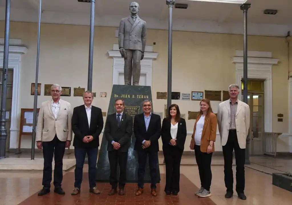 Autoridades de la Universidad Nacional de Tucumán (UNT) y la Municipalidad de San Miguel de Tucumán