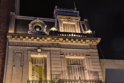 Se renovó la iluminación en el Centro Cultural Rougés