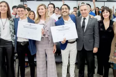 La Universidad de La Plata entregó los primeros diplomas no binarios: “abogade” y “profesore”