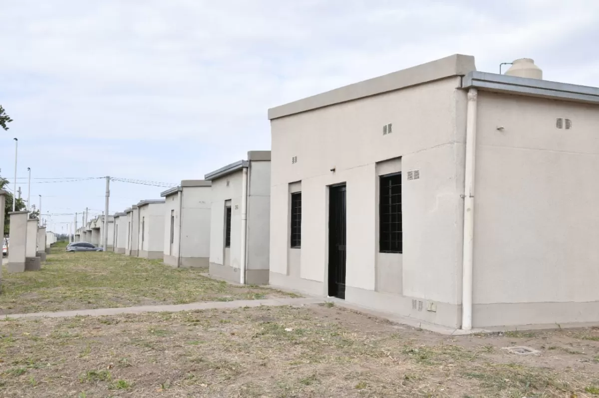 En Manantial Sur, se entregaron 135 viviendas