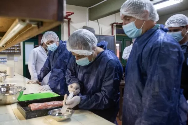 Extensión de la UNT: Cursos de chacinados, albañilería y otras materias para 1.200 alumnos