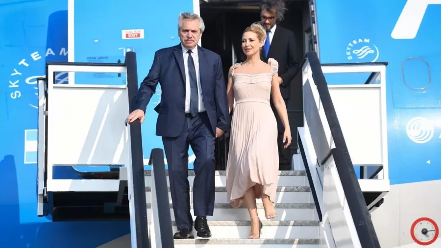 LLEGADA. El Presidente viajó con la primera dama. presidencia