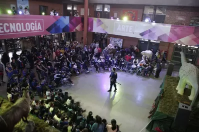 Estudiantes de la Escuela Especial ALPI disfrutaron de EducaTec