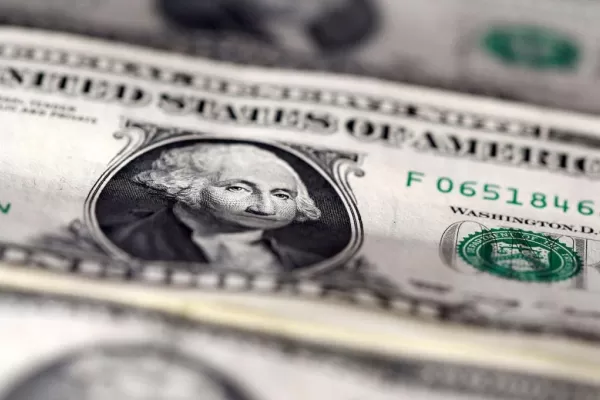 El dólar blue se despierta tras el cepo para el sector sojero y toca el máximo en tres semanas