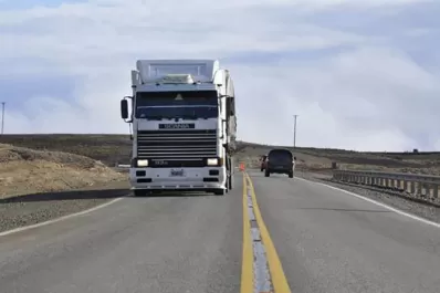 Un joven prófugo, acusado de robar a un camionero el año pasado, se entregó a la policía