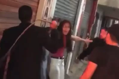 Video: patovicas atacaron a latigazos a una pareja en la puerta de un boliche