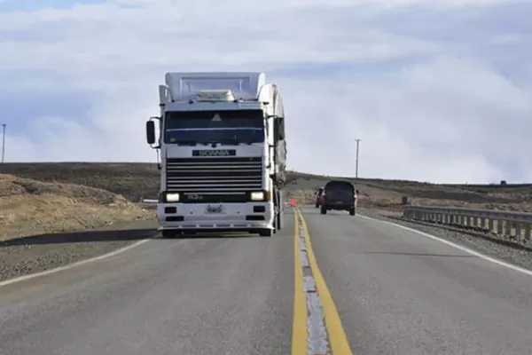 Un joven prófugo, acusado de robar a un camionero el año pasado, se entregó a la policía