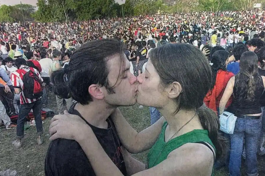 YERBA BUENA. Postal del festejo de los estudiantes en 2004.