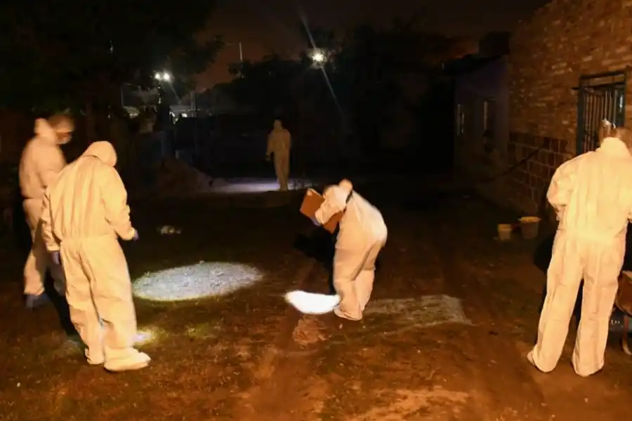 EN ALDERETES. Peritos trabajan en la escena del crimen. FOTO DE ARCHIVO / MINISTERIO PÚBLICO FISCAL