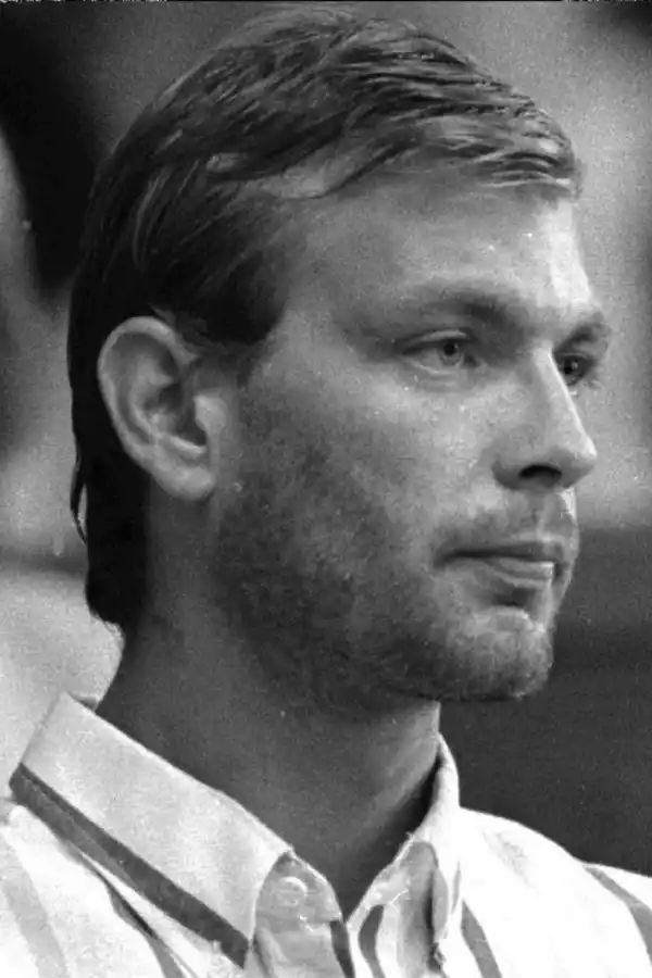 La historia del asesino en serie más notorio llegó a Netflix: mataba, desmembraba y comía a sus víctimas