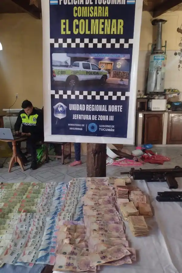 OPERATIVO POLICIAL. En un allanamiento secuestran una ametralladora, una pistola, 10 celulares, $ 200.000 y un auto.